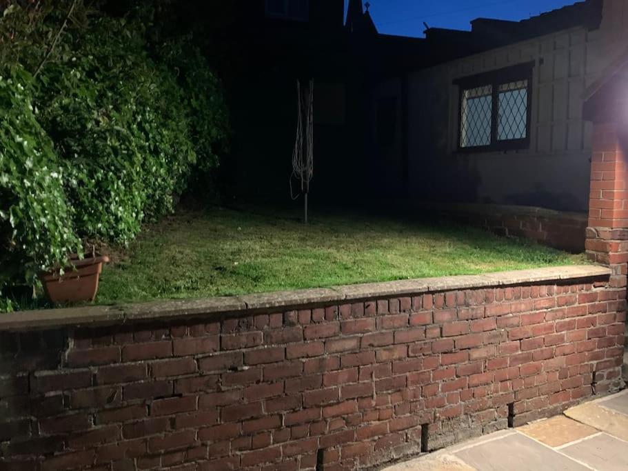 Award Winning Pet Friendly Paddock Cottage Whitby Eksteriør billede