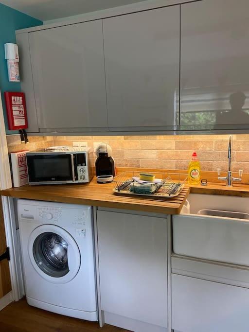 Award Winning Pet Friendly Paddock Cottage Whitby Eksteriør billede