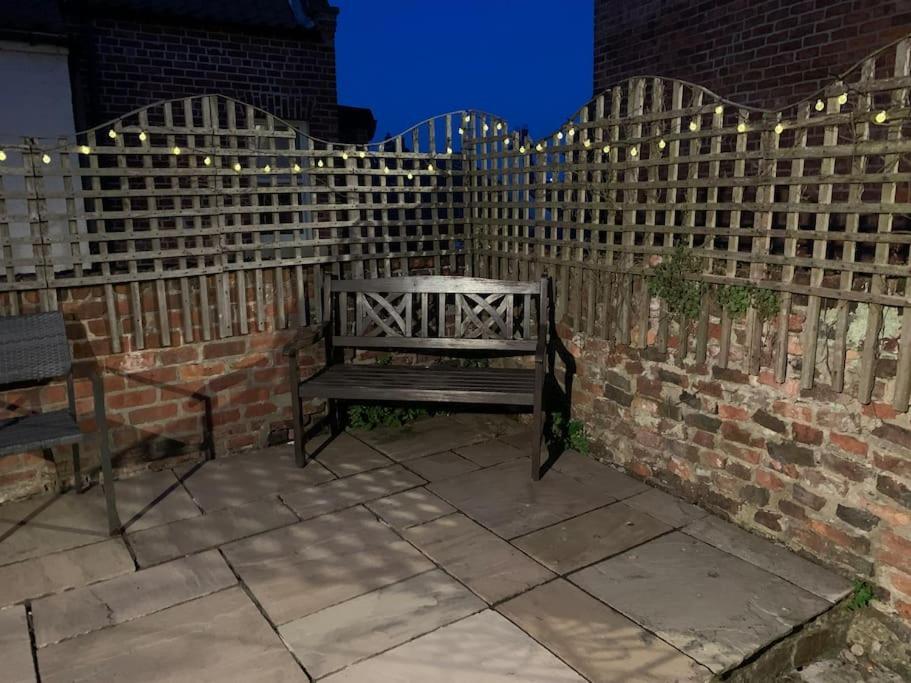 Award Winning Pet Friendly Paddock Cottage Whitby Eksteriør billede