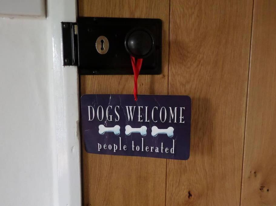 Award Winning Pet Friendly Paddock Cottage Whitby Eksteriør billede